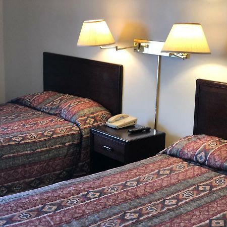 Westwind Motor Inn Drayton Valley Bagian luar foto