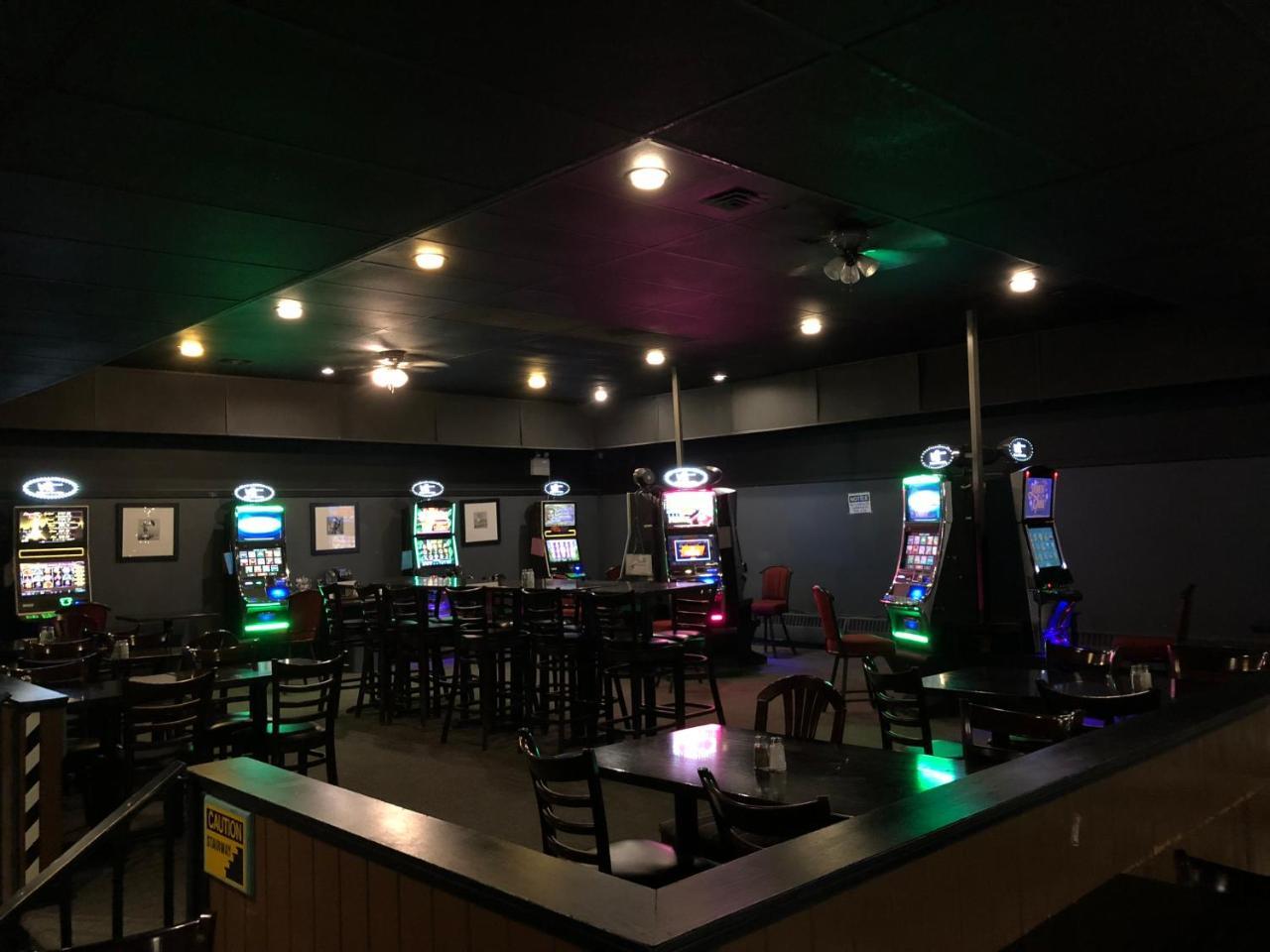 Westwind Motor Inn Drayton Valley Bagian luar foto
